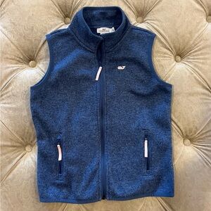 Vineyard Vines Whales Full Zip Vest Boys Size 7-8.
Blue.